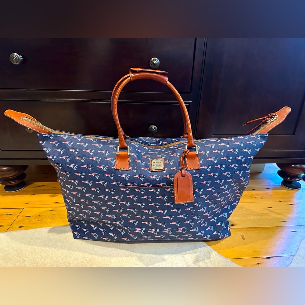 RARE Patriots NFL Dooney & Bourke Weekender Bag